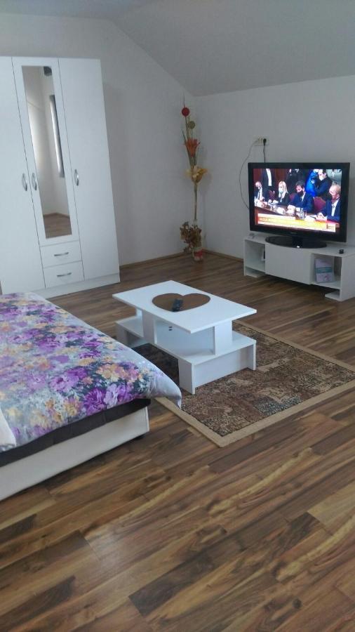 Stan Na Dan Gornji Milanovac-Centar-Nova Gradnja Apartment ภายนอก รูปภาพ
