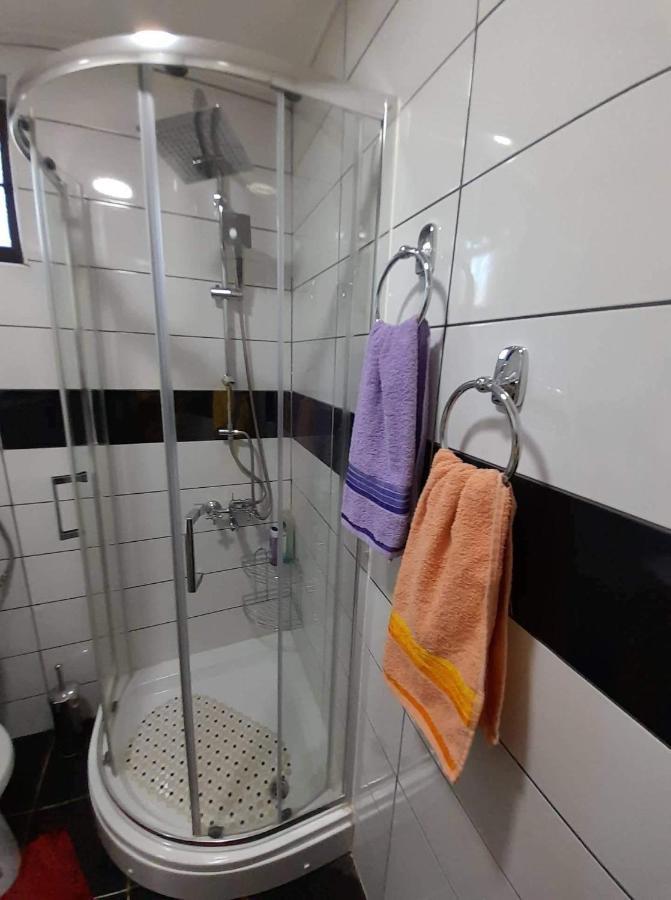 Stan Na Dan Gornji Milanovac-Centar-Nova Gradnja Apartment ภายนอก รูปภาพ