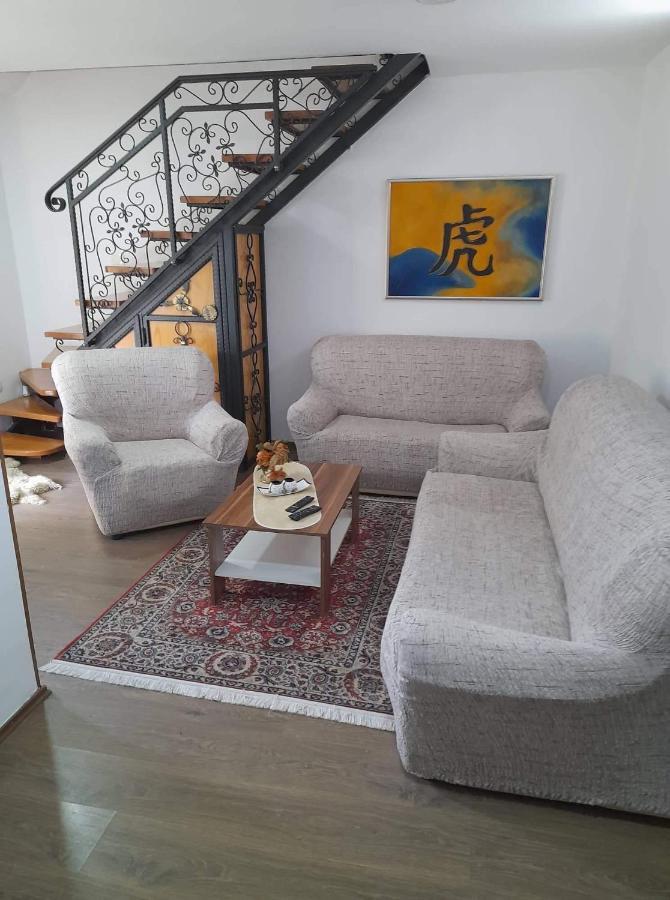 Stan Na Dan Gornji Milanovac-Centar-Nova Gradnja Apartment ภายนอก รูปภาพ