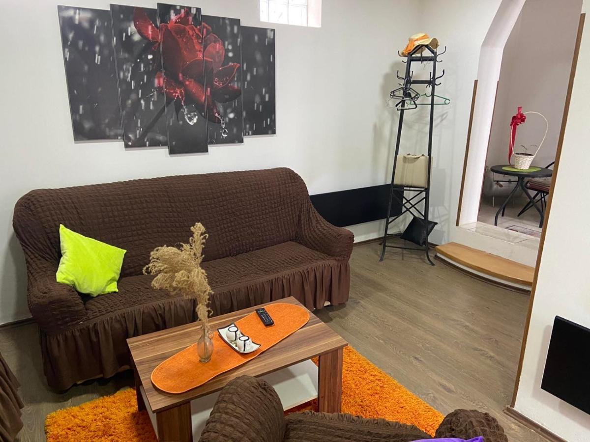 Stan Na Dan Gornji Milanovac-Centar-Nova Gradnja Apartment ภายนอก รูปภาพ